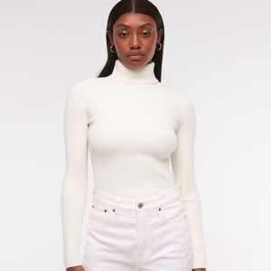 Abercrombie Luxeloft Slim Ribbed Turtleneck Top – White – NWT Size Small